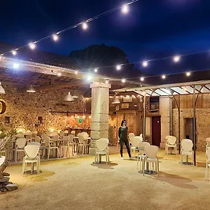 https://gites-du-domaine-des-dames.hotels-rhonealpes.com