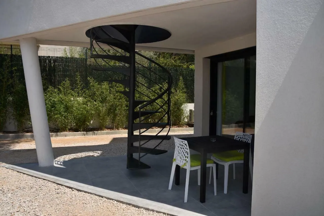 Cassis Lodges